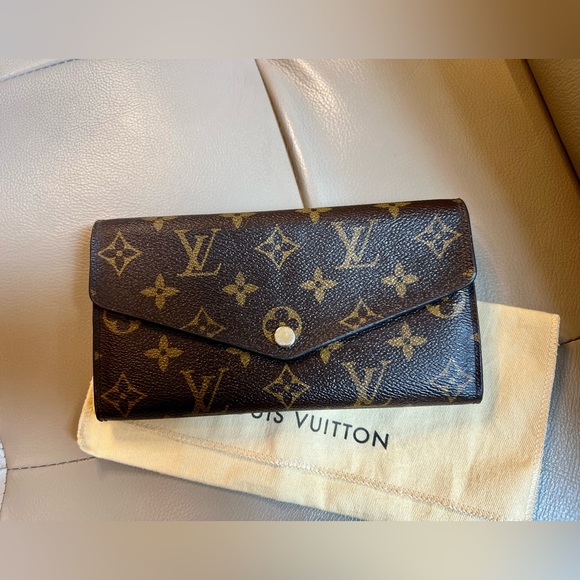 Louis Vuitton Handbags - Sold xxxx Louis Vuitton Monogram Sarah wallet